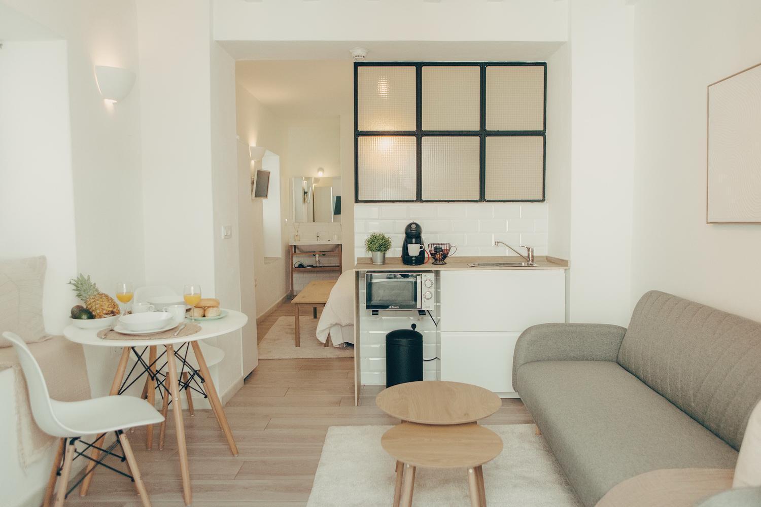 Naos - Beachside & Downtown Apartment *